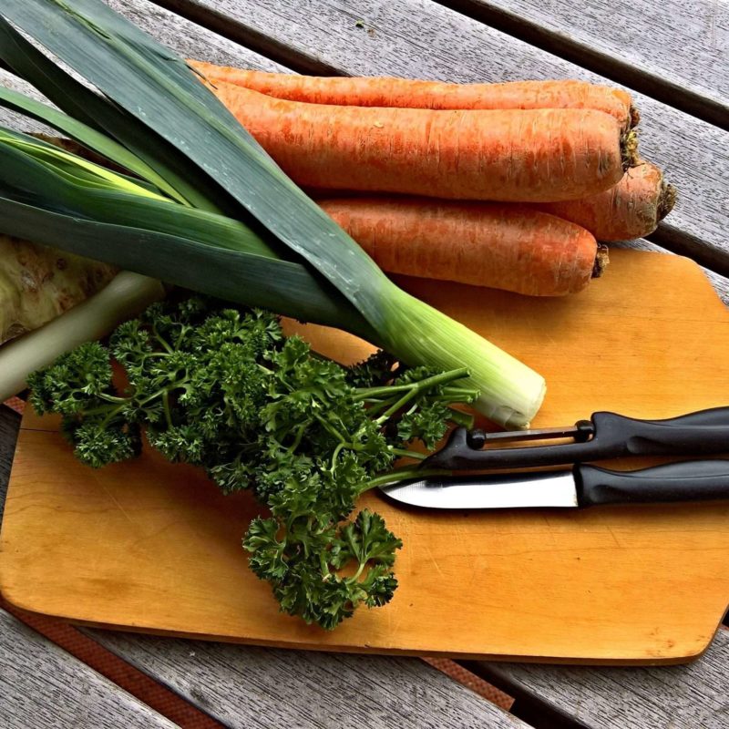 Leek, carrot and ginger on orange chopping board | Feature Image | Anti-Inflammatory Diet Recipes