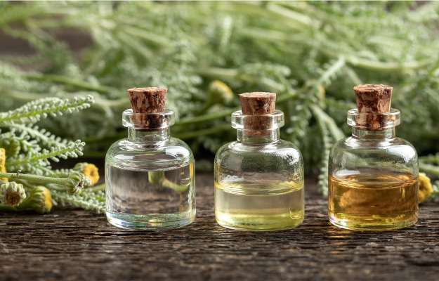 Panoramic-header-of-three-essential-oil-bottles--------Aromatherapy_body